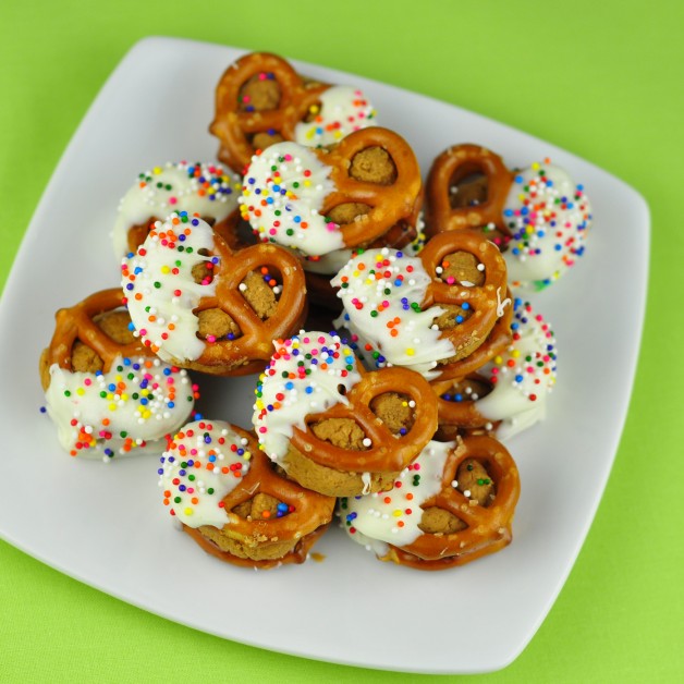 White Chocolate Biscoff Pretzel Bites