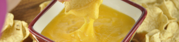 Beer Cheese Fondue Dip. Perfect for your Super Bown party or potluck!