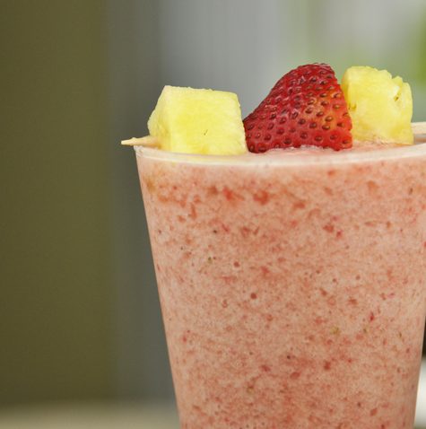 Strawberry Pineapple Smoothie Recipe (Dairy Free)