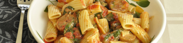 Tomato & Spinach Pasta Toss Recipe. Healthy and easy!