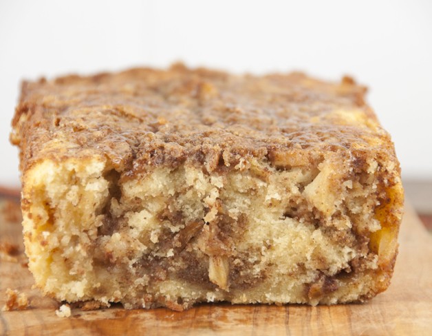 Cinnamon Apple Pie Bread Recipe. Apple Pie in a loaf form. Perfect for fall.
