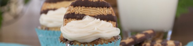 Keebler Fudge Stripe Cookie Cupcake Recipe www.wishesndishes.com
