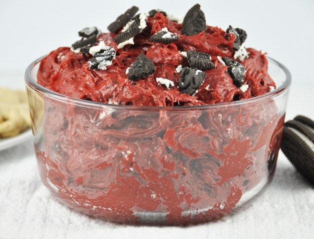 Red Velvet Oreo Cookie Dip Recipe for Valentine's Day or Christmas holiday. Dessert dip or Party Dip.