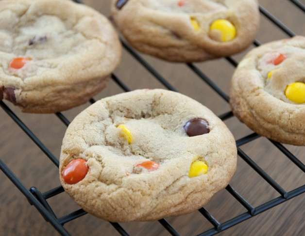 Soft Baked Reese's Pieces Cookie Recipe. No mixer required and easy dessert!