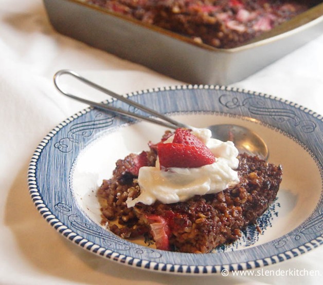 Baked Strawberry Oats Granola Bars recipe for an easy, healthy on the go breakfast.