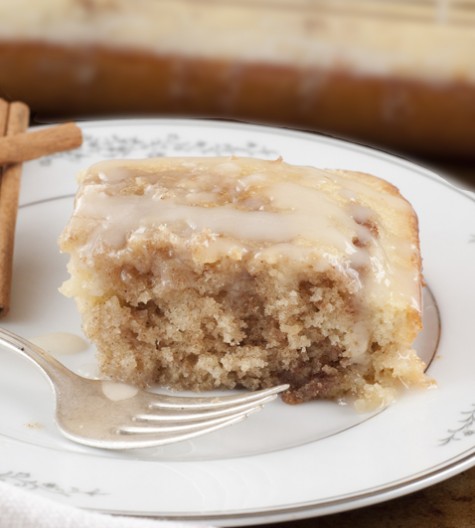 This made from scratch Cinnamon Roll Cake recipe is the taste of cinnamon buns in a fraction of the time! This cake is absolutely delicious.
