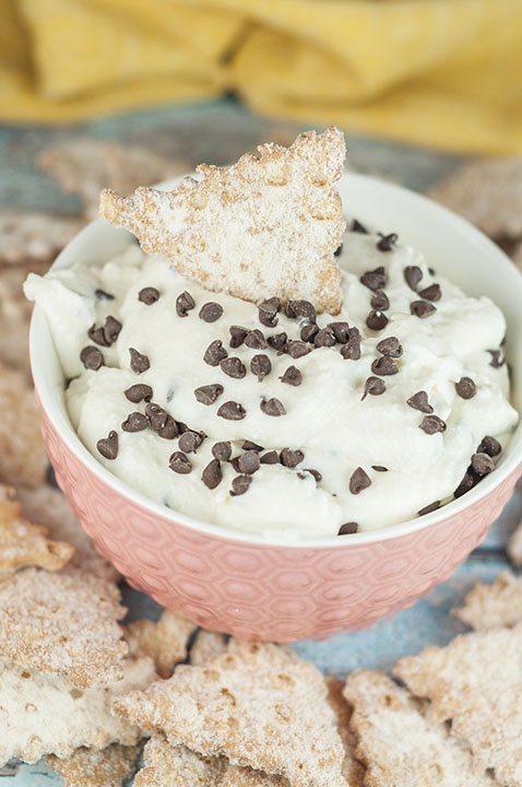 easy-cannoli-dip-wishes-and-dishes