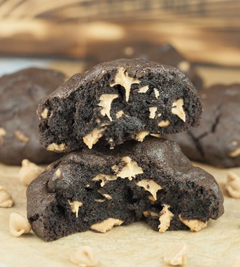 To die for Bakery-Style Dark Chocolate Peanut Butter Chip Cookies. This recipe is a fabulous copy-cat version of my favorite giant cookies from Levain bakery and just as good!