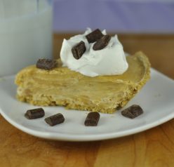 Creamy Peanut Butter Pie in Graham Cracker Crust