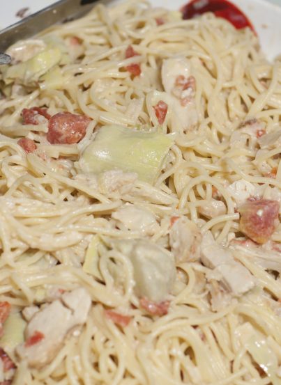 Pioneer Woman's Spaghetti with Artichokes, Tomato and Chicken recipe that is one of my favorite pasta dishes.