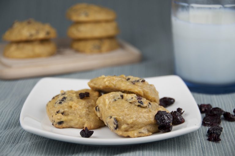 Honeyed Banana Berry Cake Cookies are soft and chewy and a great cookie recipe to snack on during the day! They are healthier, made without using oil or butter!