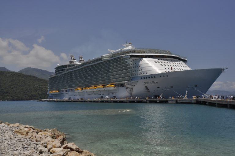 Oasis of the Seas, Royal Caribbean cruise ship.