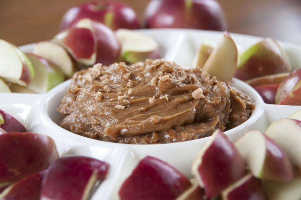 Toffee Apple Dip.  Perfect anf quick dip to make for a snack at a fall party.