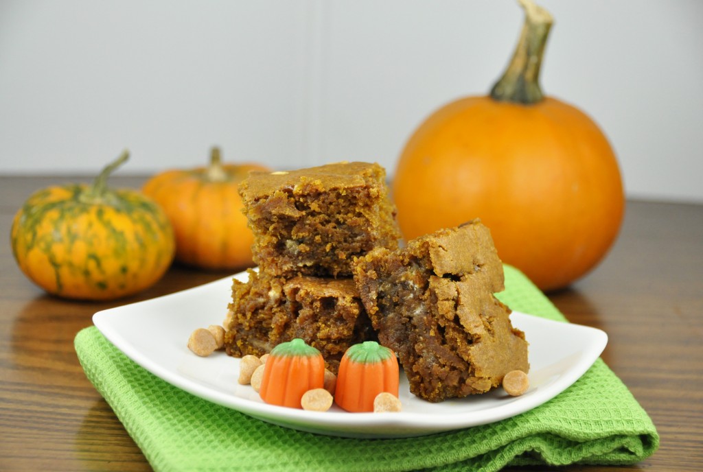 Gooey Pumpkin Blondies loaded with butterscotch chips, white chocolate and fall spices. A wonderful fall dessert recipe for the family!