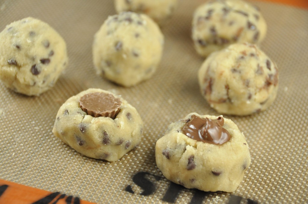 https://wishesndishes.com/images/2012/12/No-Bake-Stuffed-Cookie-Dough-Bites-2-1024x680.jpg