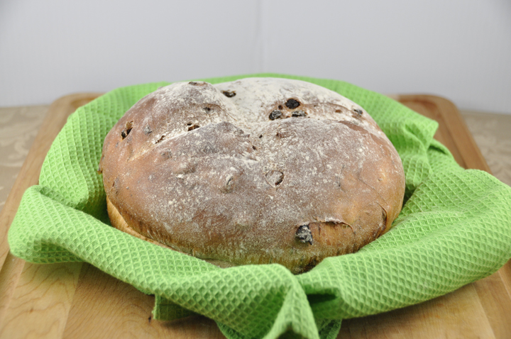 Simple Irish Soda Bread Recipe with Raisins recipe tastes like something straight out of a bakery and is perfect to celebrate Saint Patrick's Day!