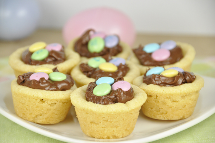 https://wishesndishes.com/images/2013/03/MM-Nutella-Cookie-Cups-3.jpg