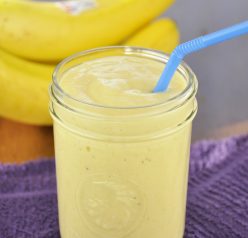 Banana-Mango Smoothie Recipe. Perfect for Summer and low calorie.