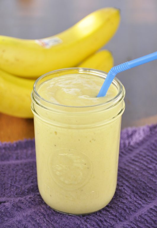Banana-Mango Smoothie Recipe. Perfect for Summer and low calorie.
