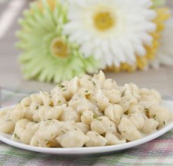 Creamy Garlic Shells Recipe. Perfect side dish for any barbeque or any occasion.
