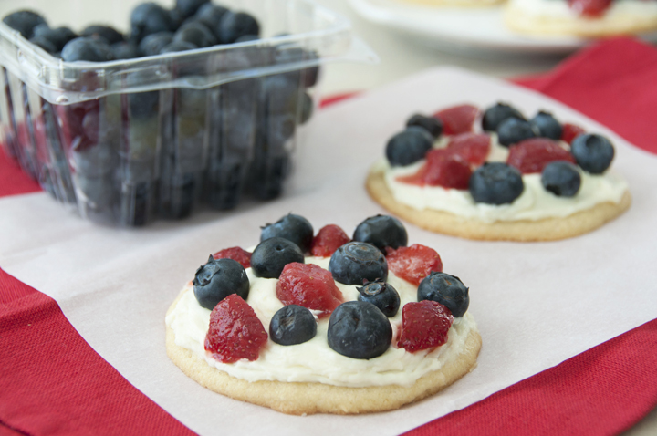 Fruit Pizzas for 4th of July or Memorial Day.  Very festive and patriotic!