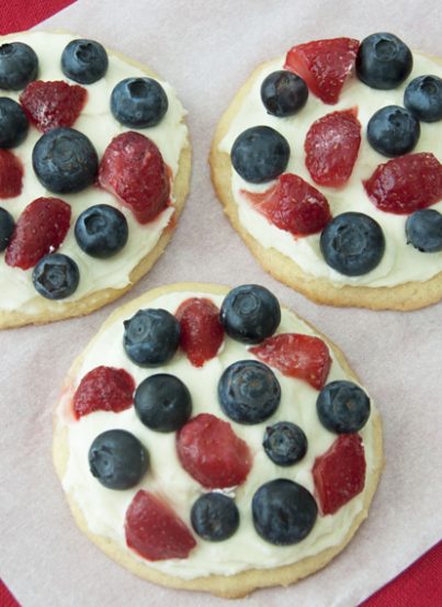 Fruit Pizzas for 4th of July or Memorial Day. Very festive and patriotic!