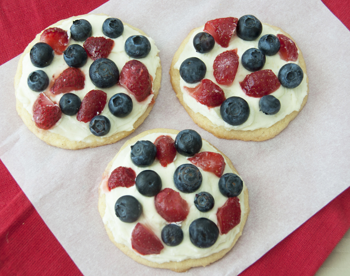 Fruit Pizzas for 4th of July or Memorial Day. Very festive and patriotic!