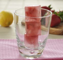 Strawberry Ice Recipe to put in lemonade. Perfect for summer!