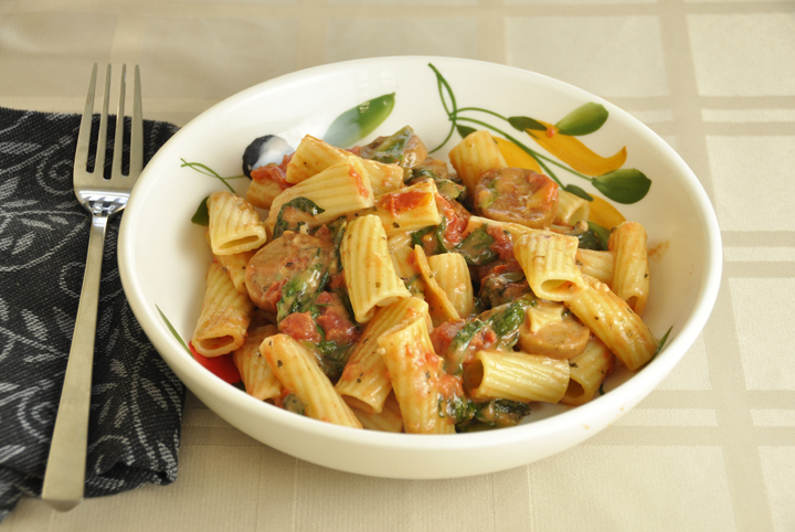 Tomato & Spinach Pasta Toss Recipe.  Healthy and easy!
