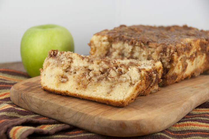 Cinnamon Apple Pie Bread Recipe. Apple Pie in a loaf form. Perfect for fall.