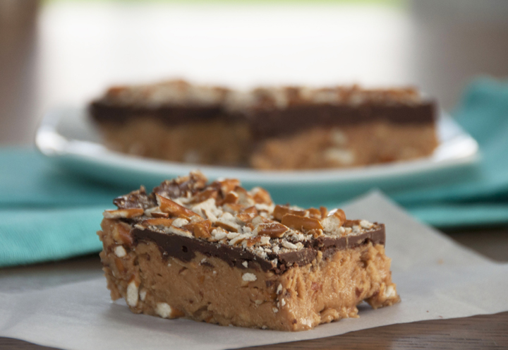 No-Bake Buckeye Pretzel Bars | Wishes and Dishes