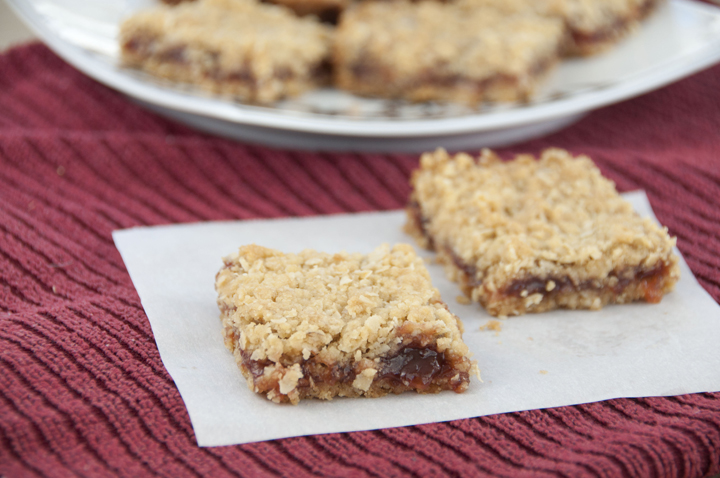 Strawberry Oatmeal Bars | Wishes and Dishes