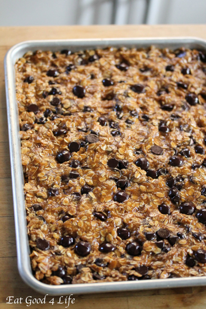 Dark Chocolate and Oatmeal Cookie Bars recipe for a healthy, dair-free dessert idea.