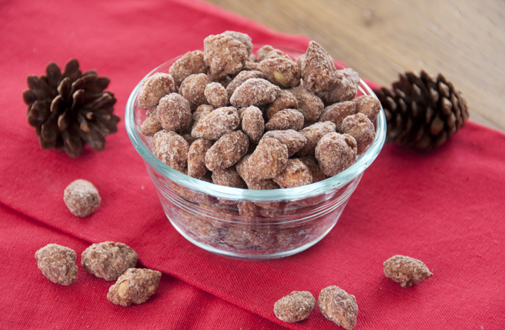 Cinnamon Vanilla Toasted Almonds Recipe that is great for any holiday or hostess gift. Also called, candied almonds.