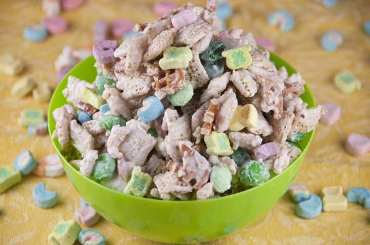 Leprechaun Bait Chex Mix Recipe for St. Patrick's Day holiday www.wishesndishes.com