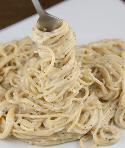 Homemade Pasta Roni recipe or creamy garlic noodles. Perfect main course or side dish.