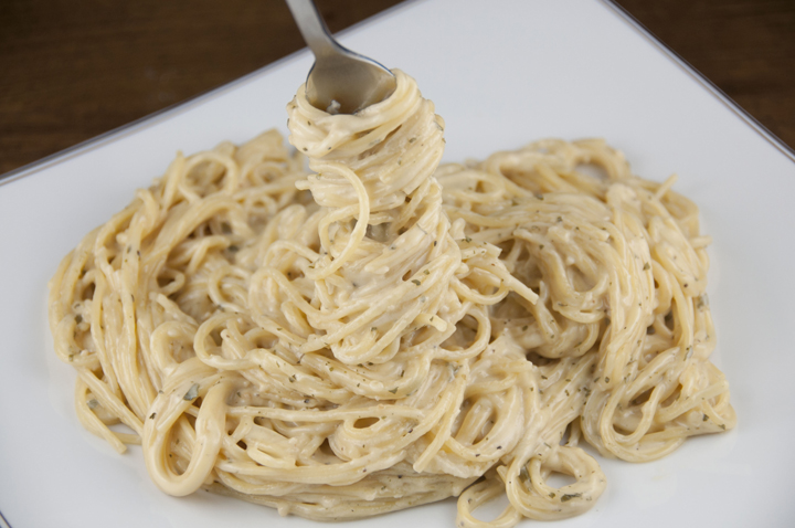 Homemade Pasta Roni recipe or creamy garlic noodles.  Perfect main course or side dish.
