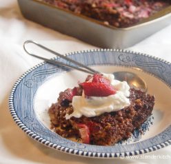 Baked Strawberry Oats Granola Bars recipe for an easy, healthy on the go breakfast.