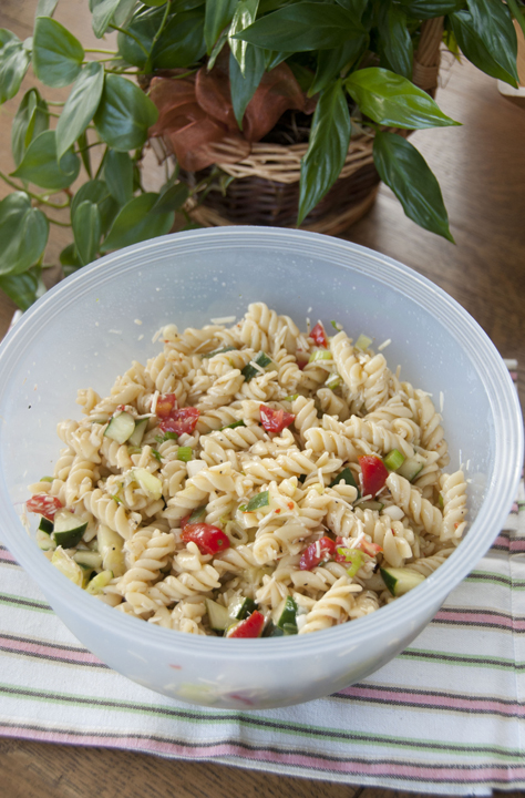 An easy, yet very delicious pasta salad is the perfect side dish for any BBQ, picnic, pot luck, or cook out.