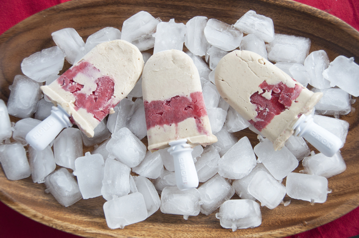 Strawberry shortcake in a popsicle form made with pureed strawberries, yogurt and honey.  Great frozen treat for summer!