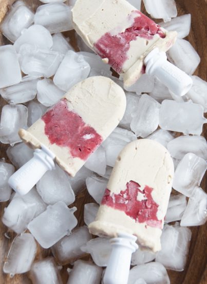 Strawberry shortcake in a popsicle form made with pureed strawberries, yogurt and honey. Great frozen treat for summer!