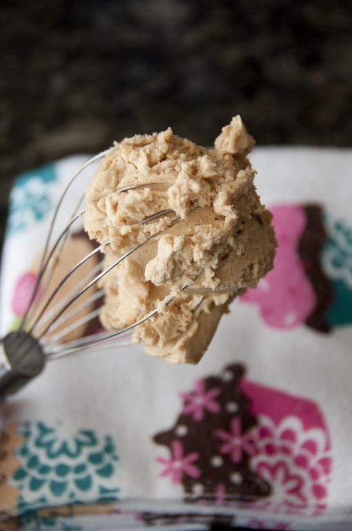 Fluffy Peanut Butter Buttercream Frosting that is sturdy, fast, easy to whip up and perfect for any cakes, cupcakes, or to spread on cookies.