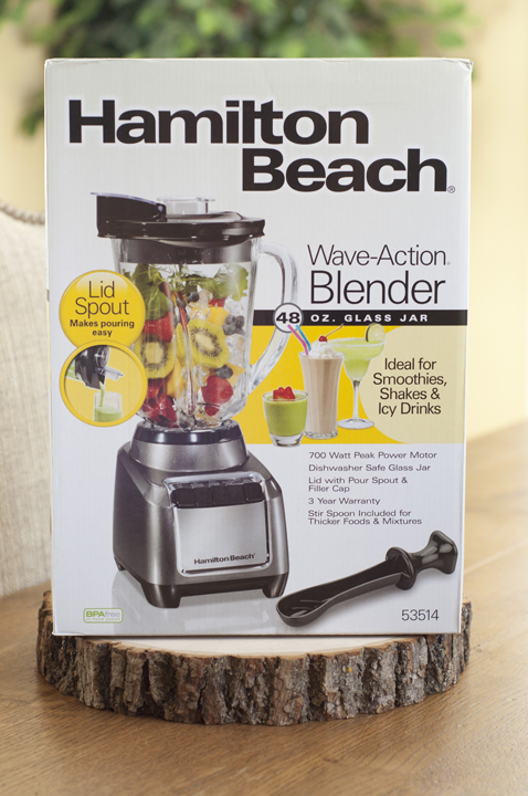 Hamilton Beach Wave Crusher Blender with 40 Oz Glass Jar and 14 Functions &  Personal Blender for Shakes and Smoothies with 14 Oz Travel Cup and Lid