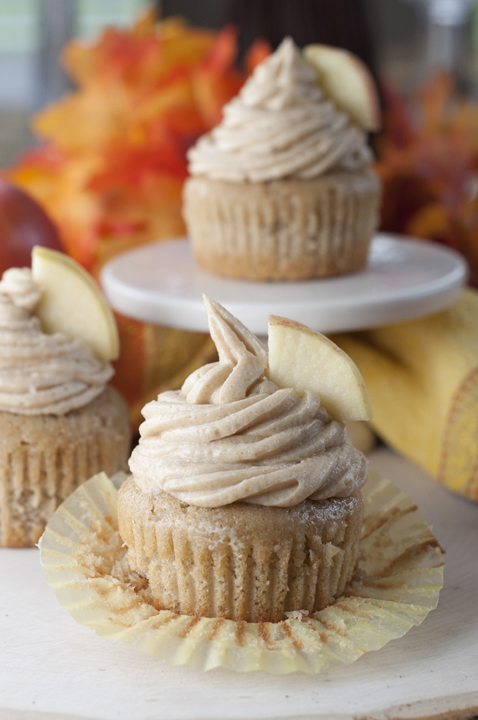 pretty buttercream cupcakes