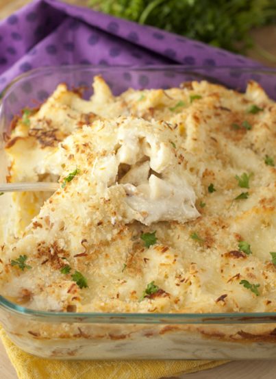 Bacon Alfredo Pasta Bake recipe is a creamy Italian pasta dish loaded with cheese and smothered in creamy Alfredo sauce. Delicious comfort food that the whole family will go crazy for!