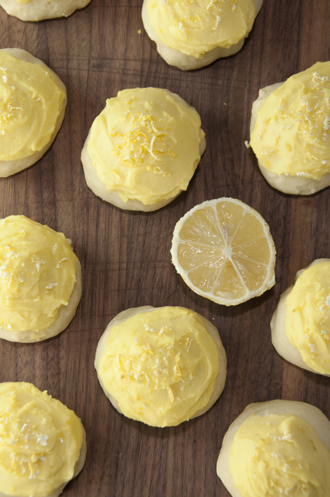 Italian Lemon Drop Cookies {Anginetti} are a fresh, bright cookie recipe for spring with the perfect amount of lemon flavor. The perfect Italian dessert!