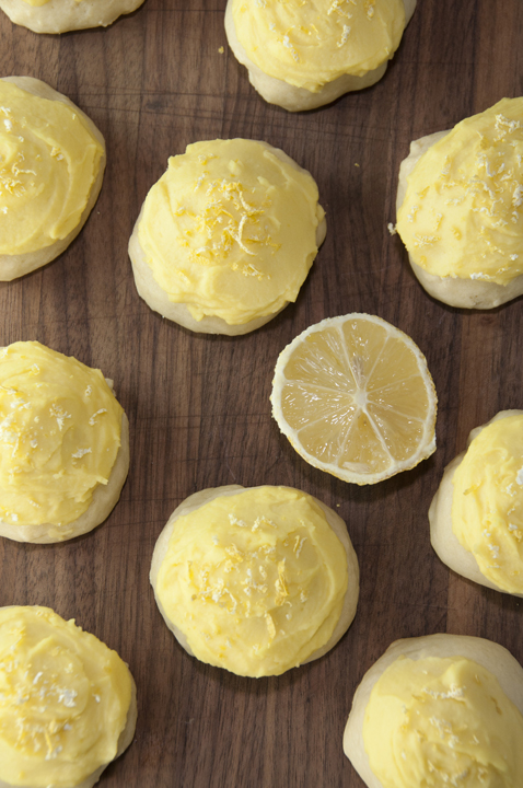 Italian Lemon Drop Cookies {Anginetti} | Wishes and Dishes