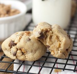 Easy, Thick, Chewy Chocolate Chip Peanut Butter Cookies recipe with crunchy honey roasted peanuts that you will fall in love with. These are crispy around the edges and soft and gooey on the inside.