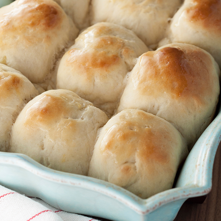 Quick and easy 30 Minute Homemade Dinner Rolls recipe perfect for a weeknight dinner or holiday meal! One smell of these amazing rolls, and you'll be sold!