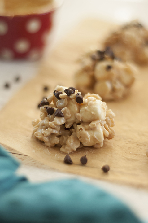 No-Bake Avalanche Cookies are made with Rice Krispies, marshmallows, creamy peanut butter, and white chocolate for the ultimate easy cookie recipe! They make for a great gluten-free holiday dessert!